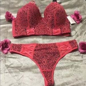 Intimate Bra Set - Sz 36DD/1X